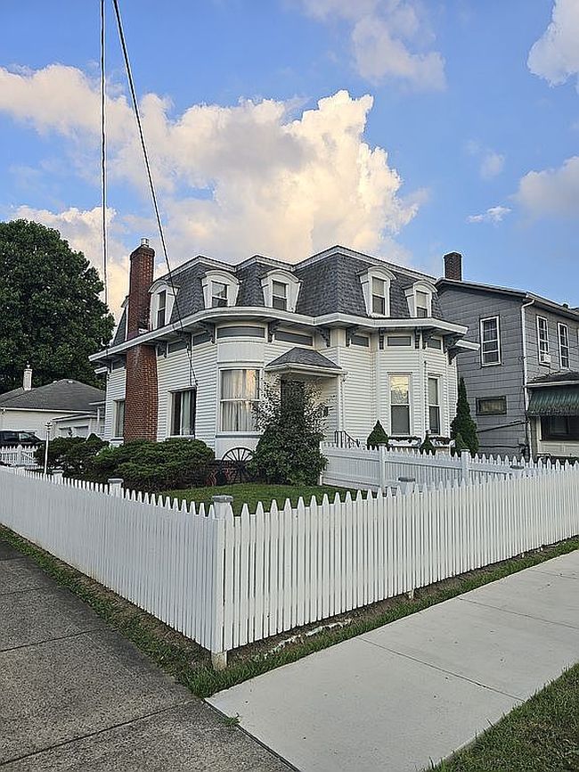 Photo of 70 Lake St, Stoneboro, PA