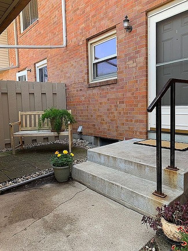 Image of 2627 Nottingham Ct #Townhouse