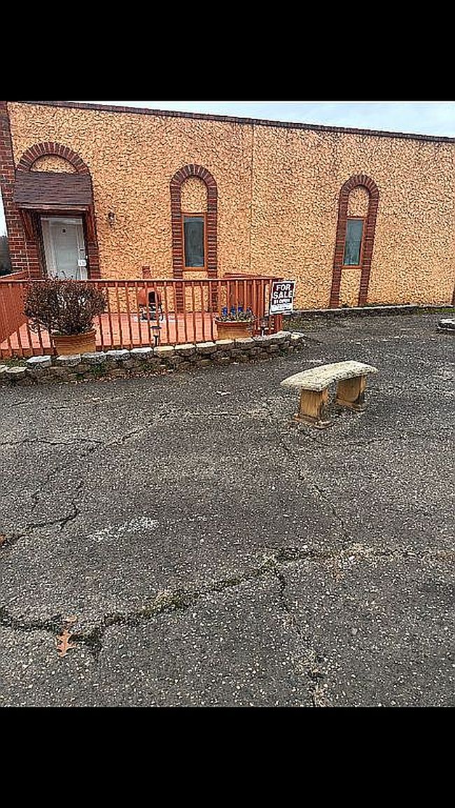 Image of 501 Woodlawn St