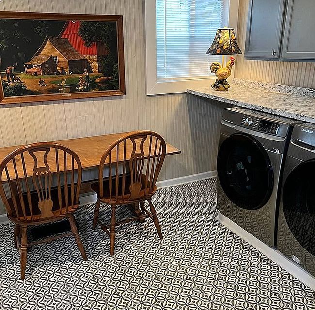 Image of 394 Bassett Ave