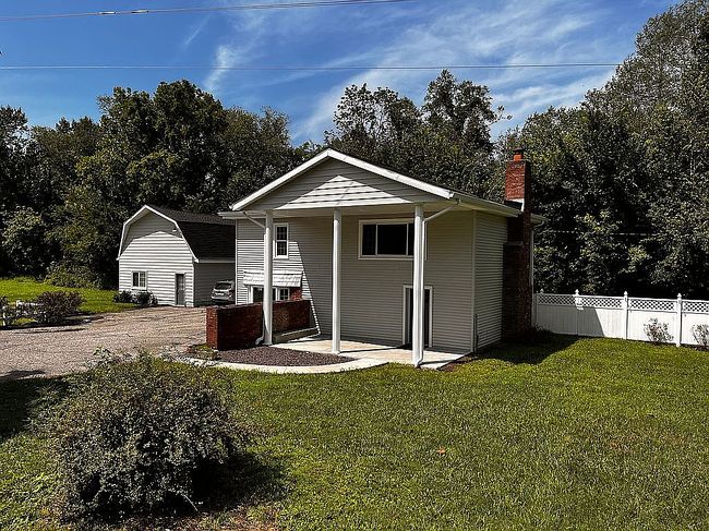 Photo of 8914 New Harmony Rd, Evansville, IN