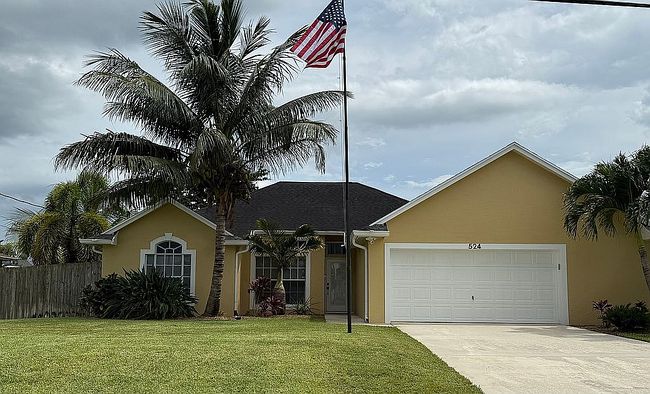 Photo of 524 Sw Crawfish Dr, Port Saint Lucie, FL