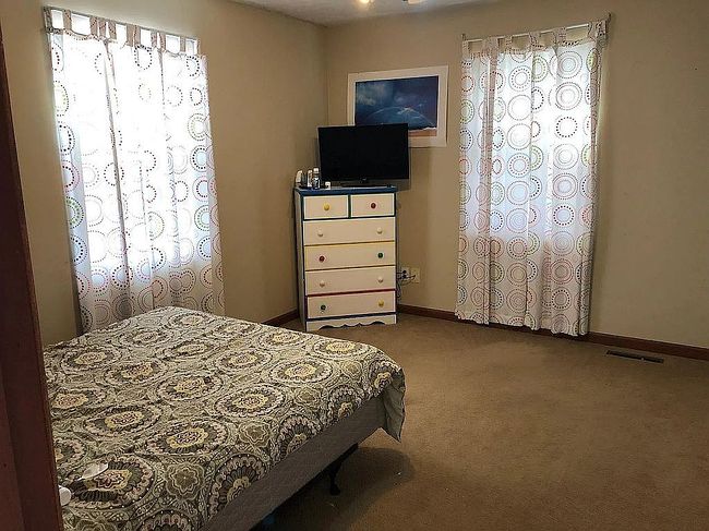 Photo of 327 Greenwood Dr, Williamstown, WV
