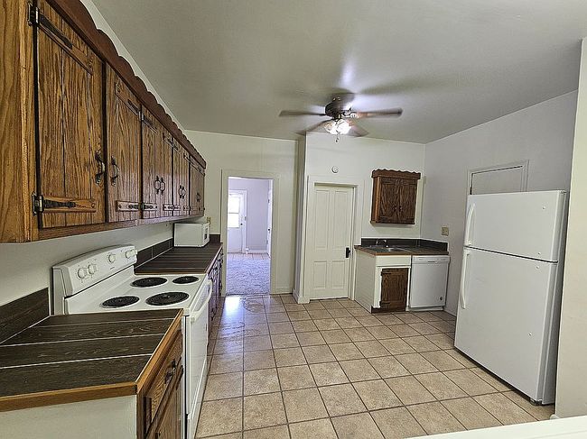 Photo of 808 Grant St, Holdrege, NE