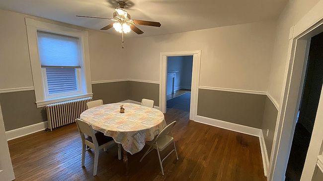 Image of 407 W 1st St