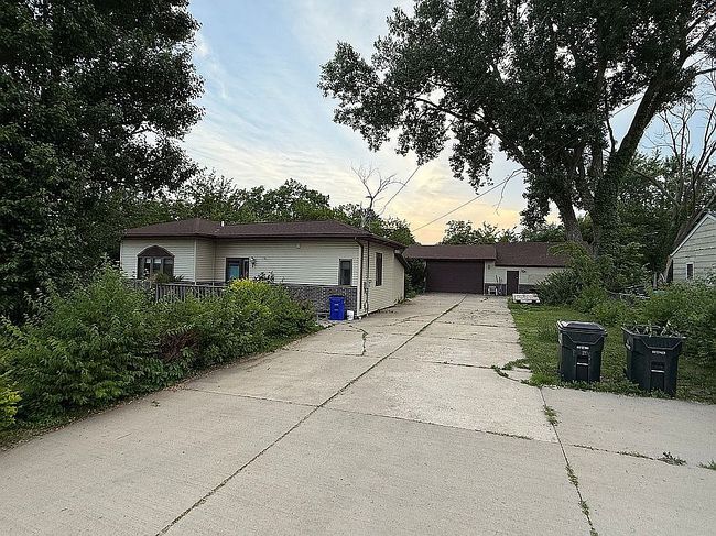 Photo of 2210 18th St Sw, Cedar Rapids, IA