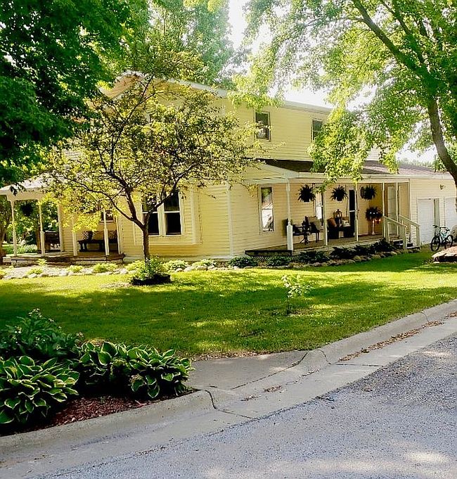 Image of 901 3rd Ave