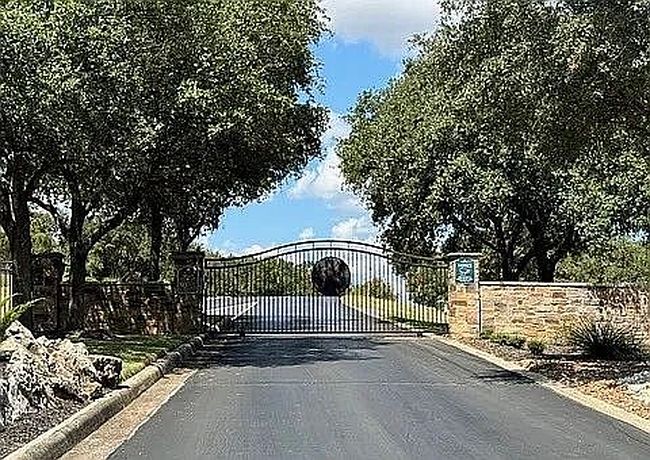 Photo of 2634 Beaver Ln, New Braunfels, TX
