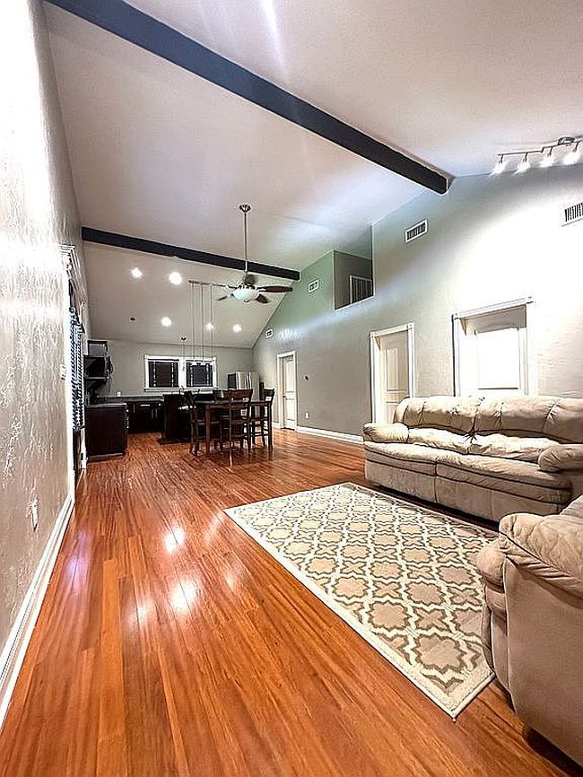 Image of 214 Holly St