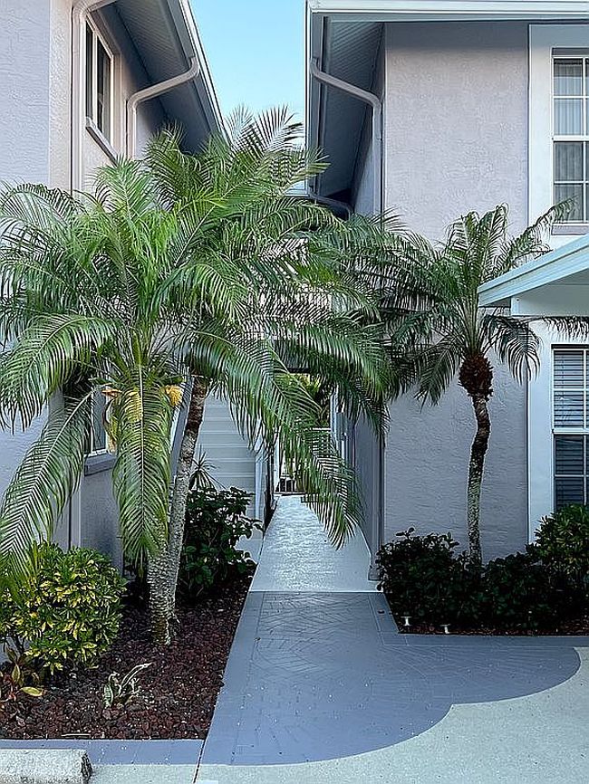 Image of 1004 Sw 48th Ter Apt 203