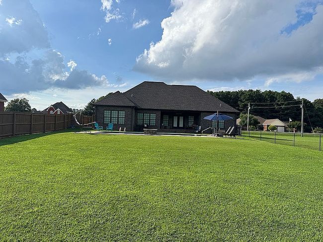 Photo of 264 Naomi Dr, Rogersville, AL