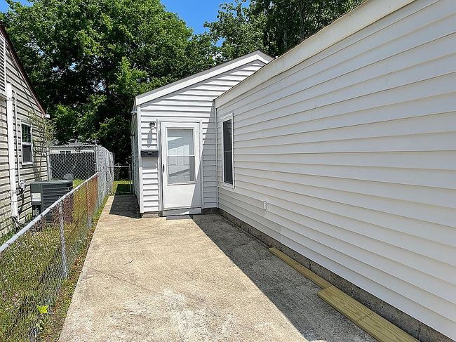 Image of 1336 W 39th St