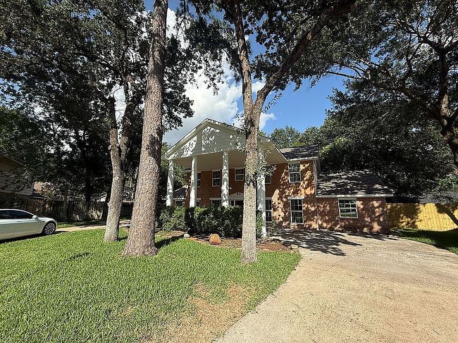 Photo of 8215 Twining Oaks Ln, Spring, TX