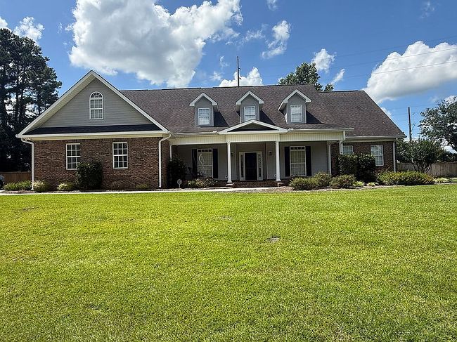 Photo of 32 Willow Lake Dr