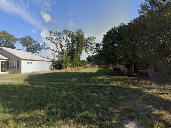 Photo of 404 Avenue C Nw, Childress, TX