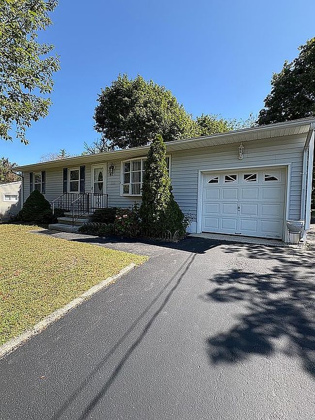 Photo of 97 Pheasant Dr