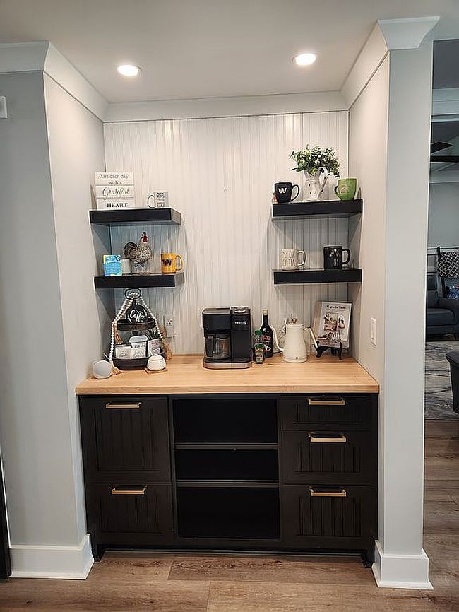 Additional photo of property located at 109 Kings Grant Dr