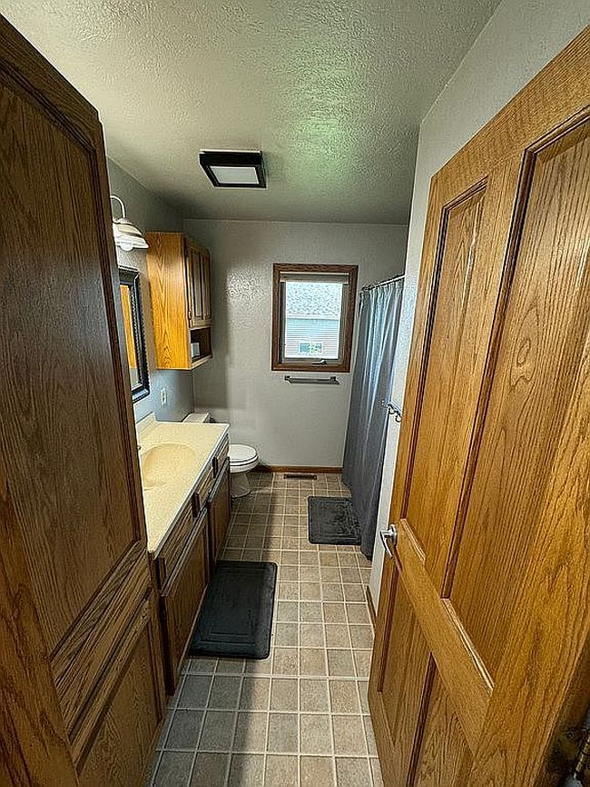 Photo of 252 Coulee Dr, Washburn, ND