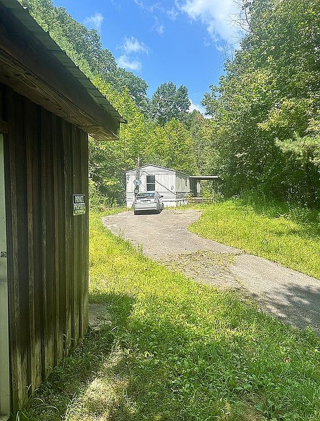 Photo of 16092 Elkhorn Crk, Shelby Gap, KY