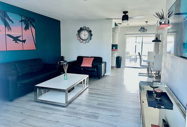 Image of 2430 Dover Ave