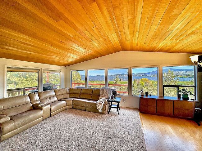 Preview of property located at 1011 Vista Way