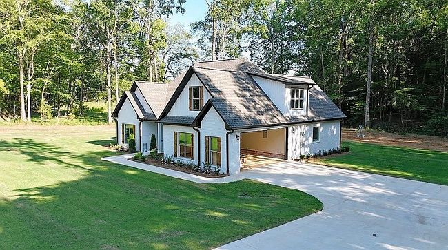 Photo of 145 Forest Dr, Pontotoc, MS