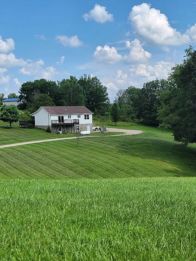 Photo of 35607 Township Road 72, Frazeysburg, OH