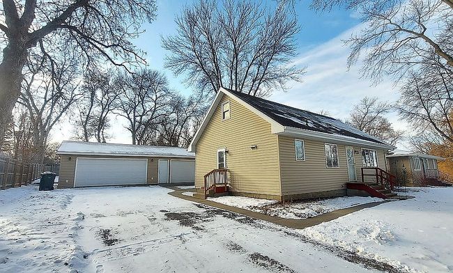 Preview of property located at 207 W Adolphus Ave