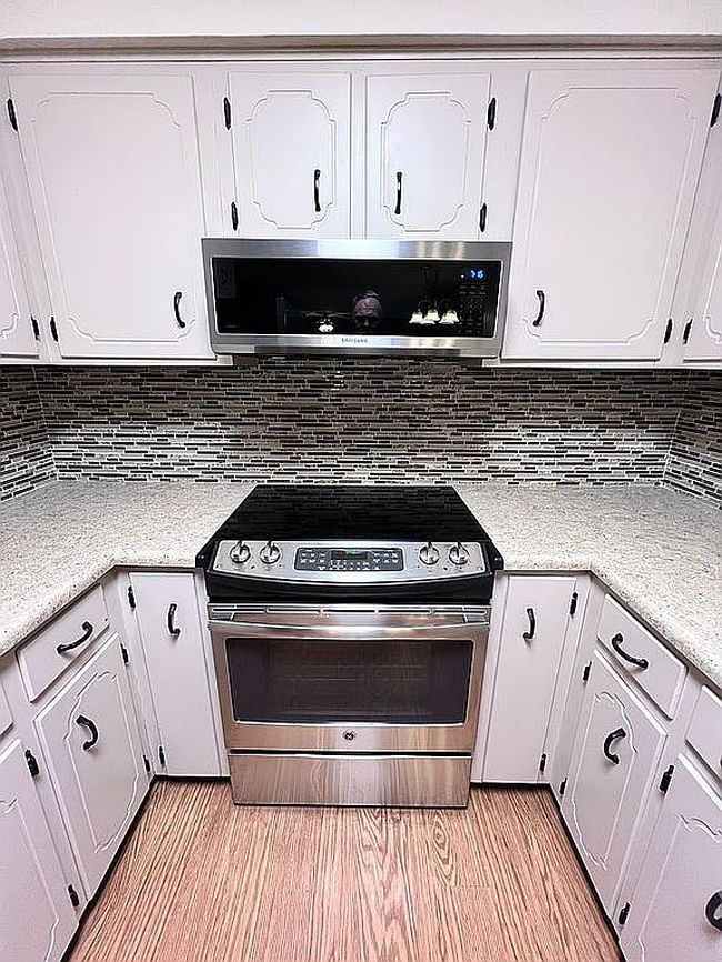 Photo of 2150 E Lark St, Springfield, MO