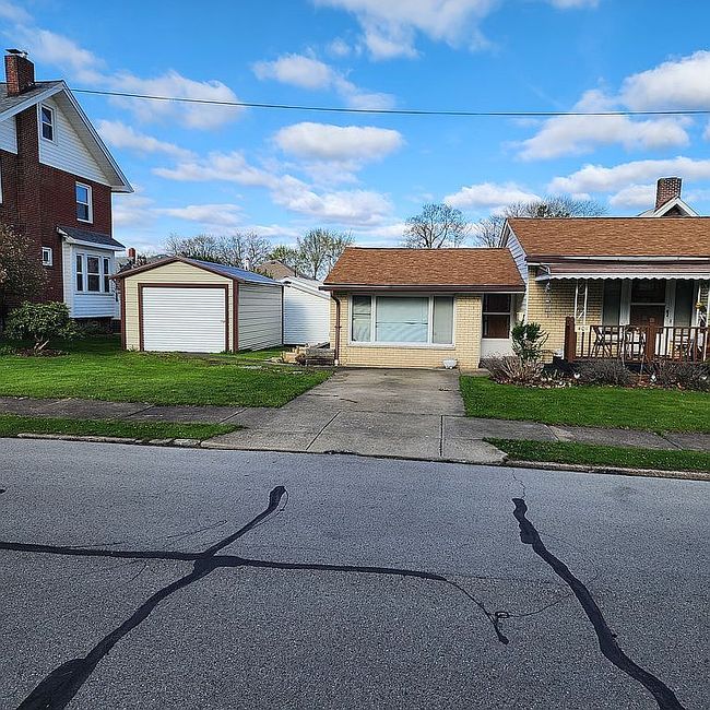 Photo of 401 Independence Ct, Sharon, PA