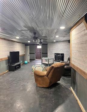 Image of 1196 N Jefferson St