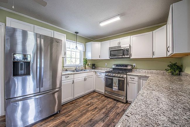 Image of 2600 N Hills Dr
