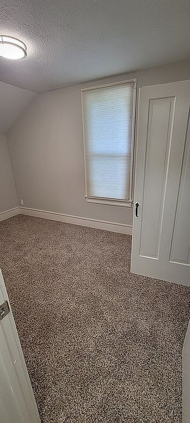 Photo of 301 Hanover St, Concord, MI