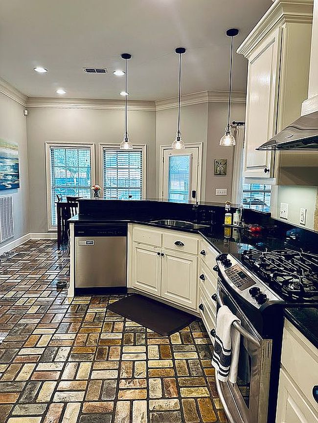 Photo of 101 Lydia Ln, Starkville, MS