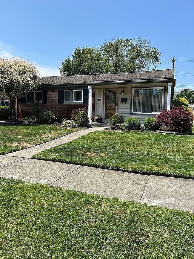 28001 Elba St, Saint Clair Shores, MI