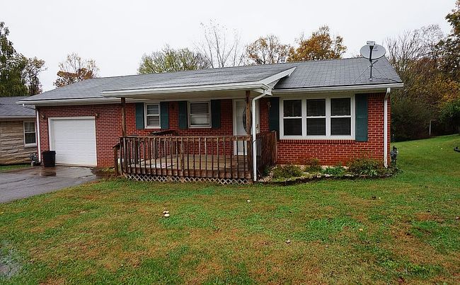 Image of 302 E Locust St