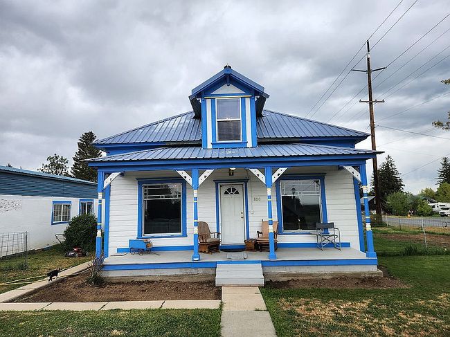 Image of 800 2nd St
