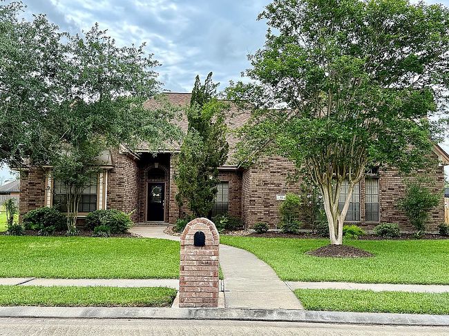 54 Lavender Ct, Lake Jackson, TX