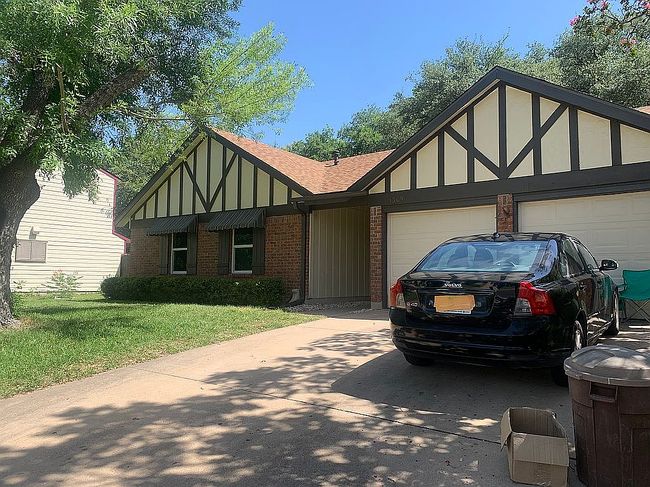 Photo of 1305 Doonesbury Dr, Austin, TX