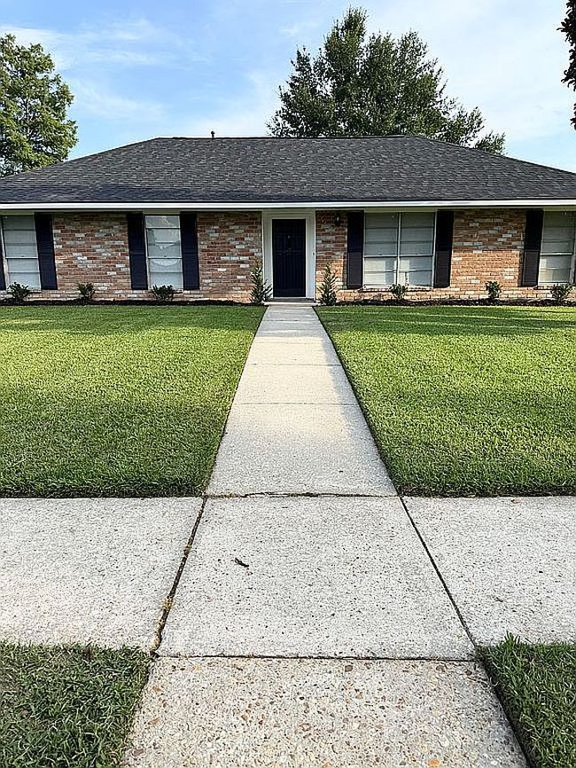 Photo of 1005 E Palmview St, Gonzales, LA