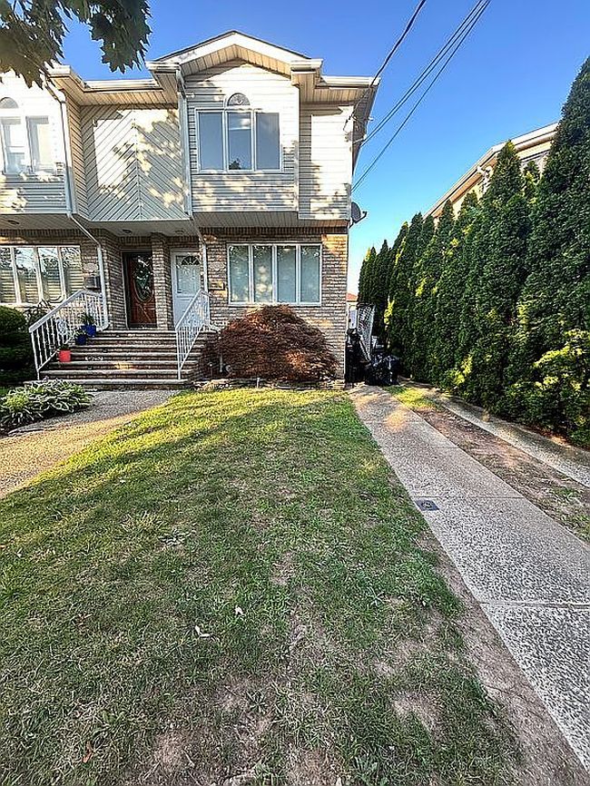 Photo of 579 Rockaway St, Staten Island, NY