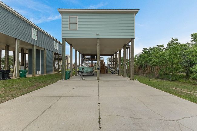 Additional photo 3 of property located at 4041 Borneo St