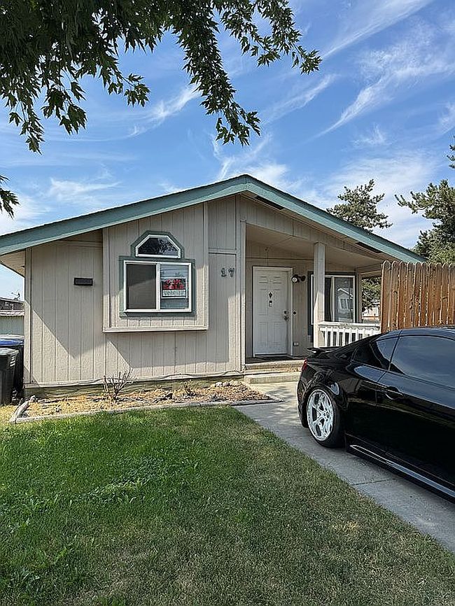 Photo of 900 N Grape Dr Unit 17