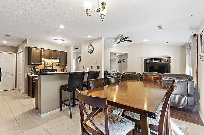 Image of 1708 S Charleston Cir