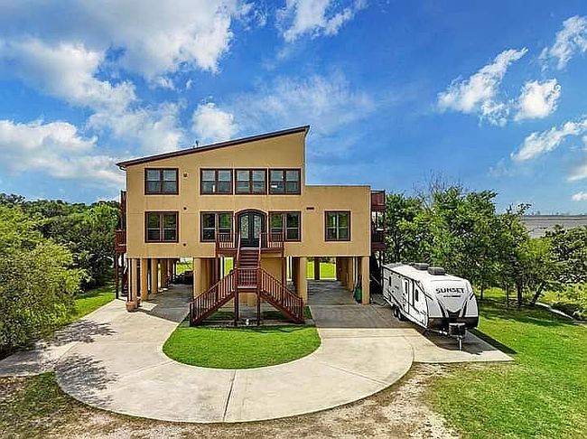 303 Winkler St, Baytown, TX