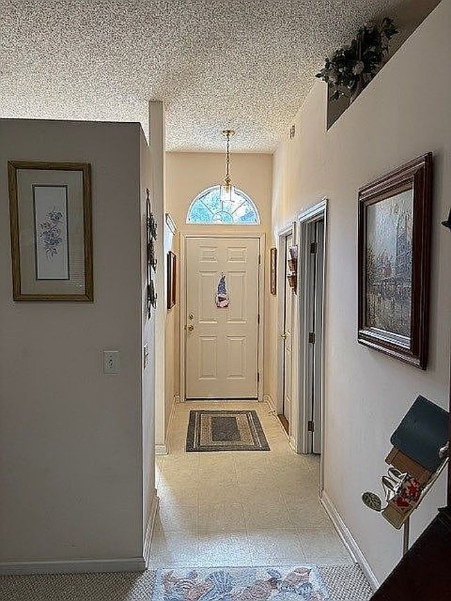 Photo of 3610 Bridgewood Dr, Jacksonville, FL