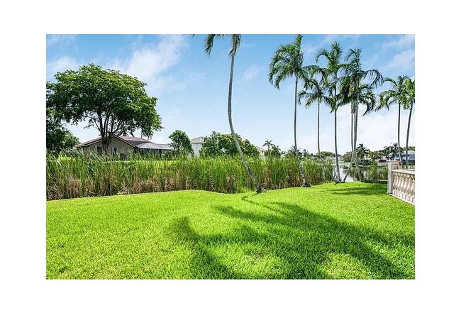 Photo of 900 Richwood Ter, Davie, FL
