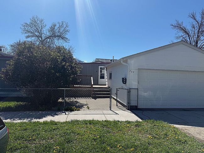 Preview of property located at 702 E Clark St