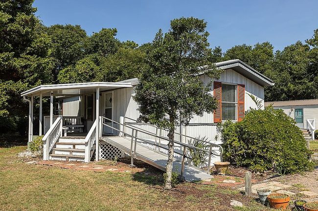 Photo of 515 Sea Lavender Trl, Emerald Isle, NC
