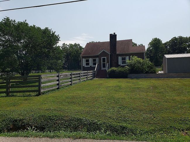 Image of 272 Forest Ln